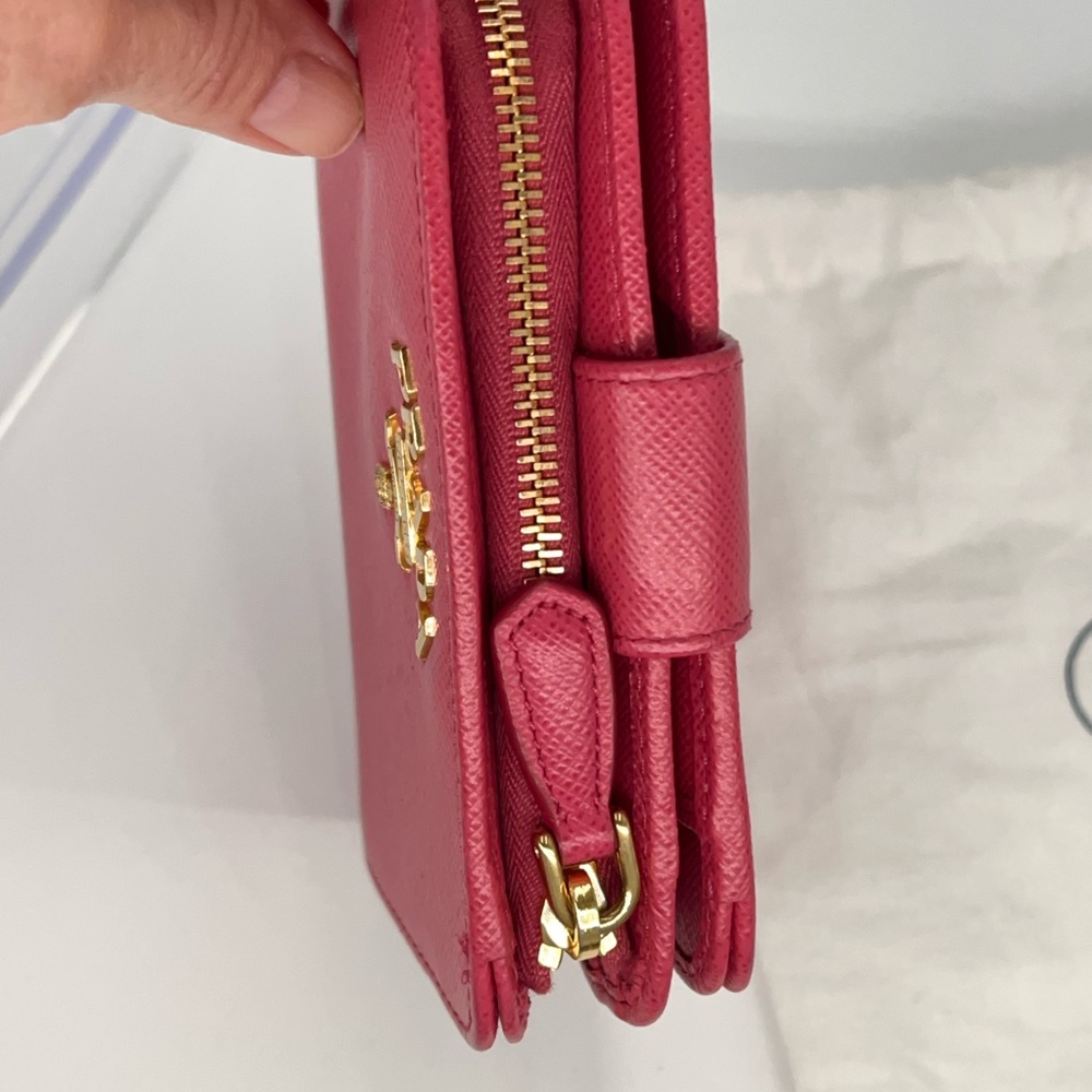 Prada Vibrant Pink Saffiano Leather Bifold Wallet Great Condotion w/Dust Bag - Picture 12 of 13